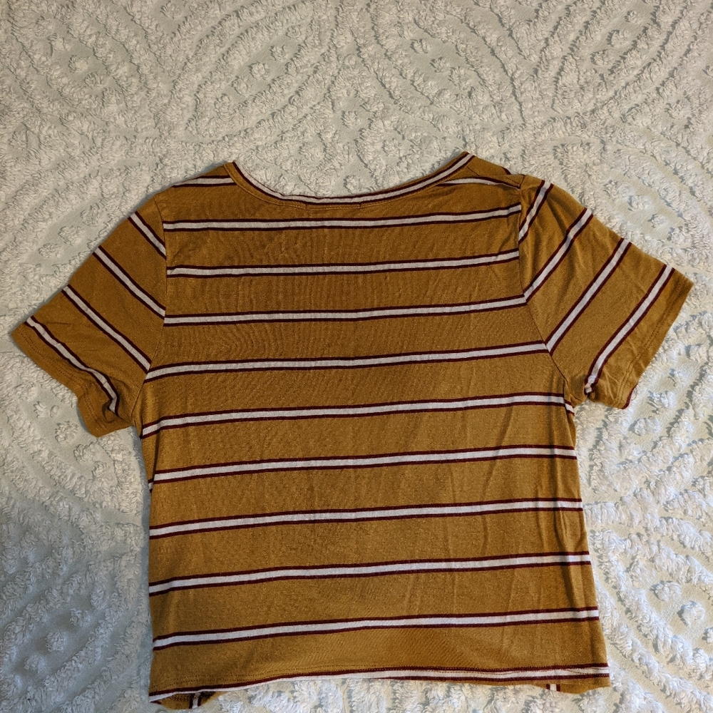 Striped Crop Top - Picture 2 of 3